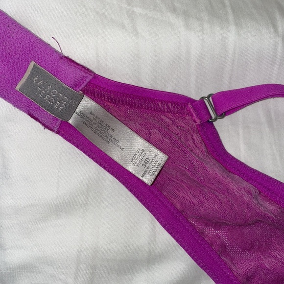 Victoria’s Secret Body by Victoria Push Up Bra - Picture 6 of 6